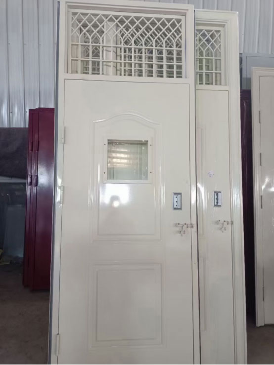 甘谷学校教室门 甘谷学校教室门