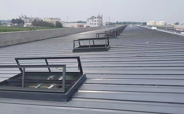 某中学室内体育馆甘谷排烟窗改造项目