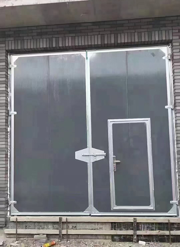 甘谷工业平开门在大型设备制造车间的应用实例